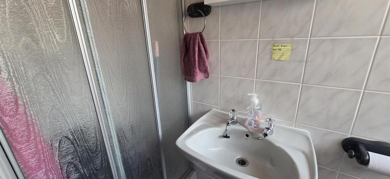 4 Bedroom Property for Sale in Glentana Western Cape